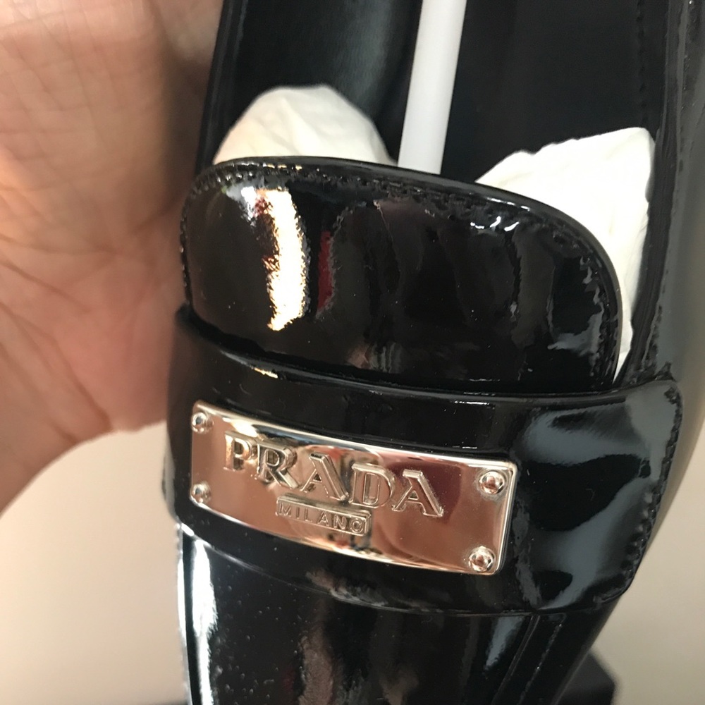 Prada authentic shoe size 35